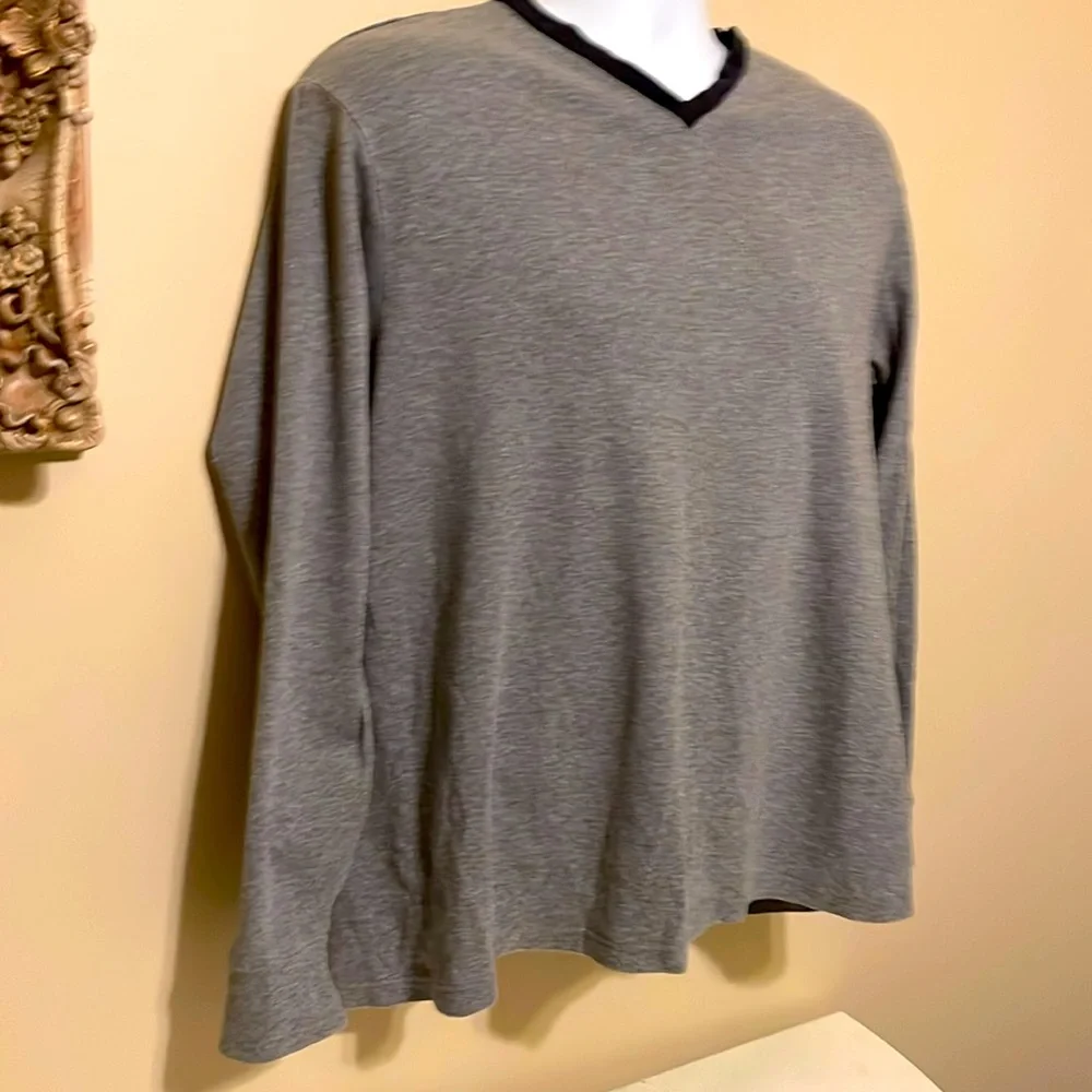 J. CREW V Neck Shirt. Size Large